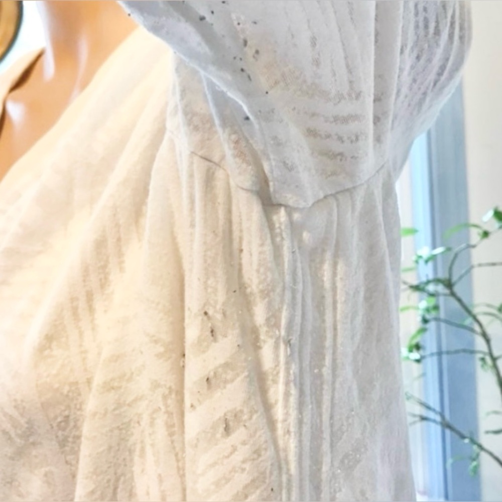 🦩Chico's White Layered Flowy Lightweight Long Sleeves V- neck Split Sides Tunic - Picture 5 of 8